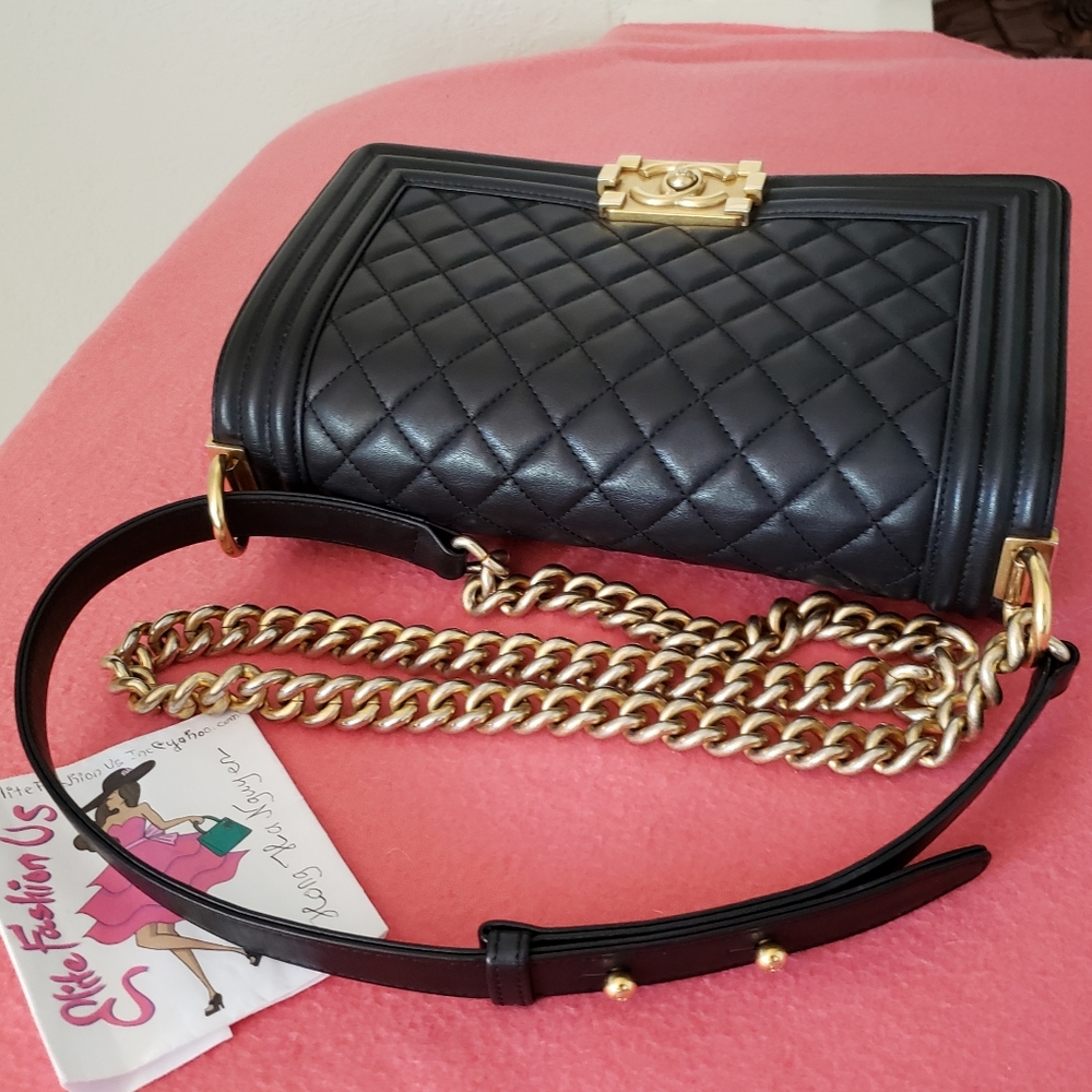 Chanel black lambskin bag gold hw old medium bag - Picture 3 of 8